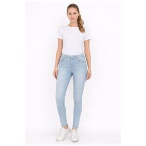 NWT LEVIS Women's Shaping Skinny Jeans - 34